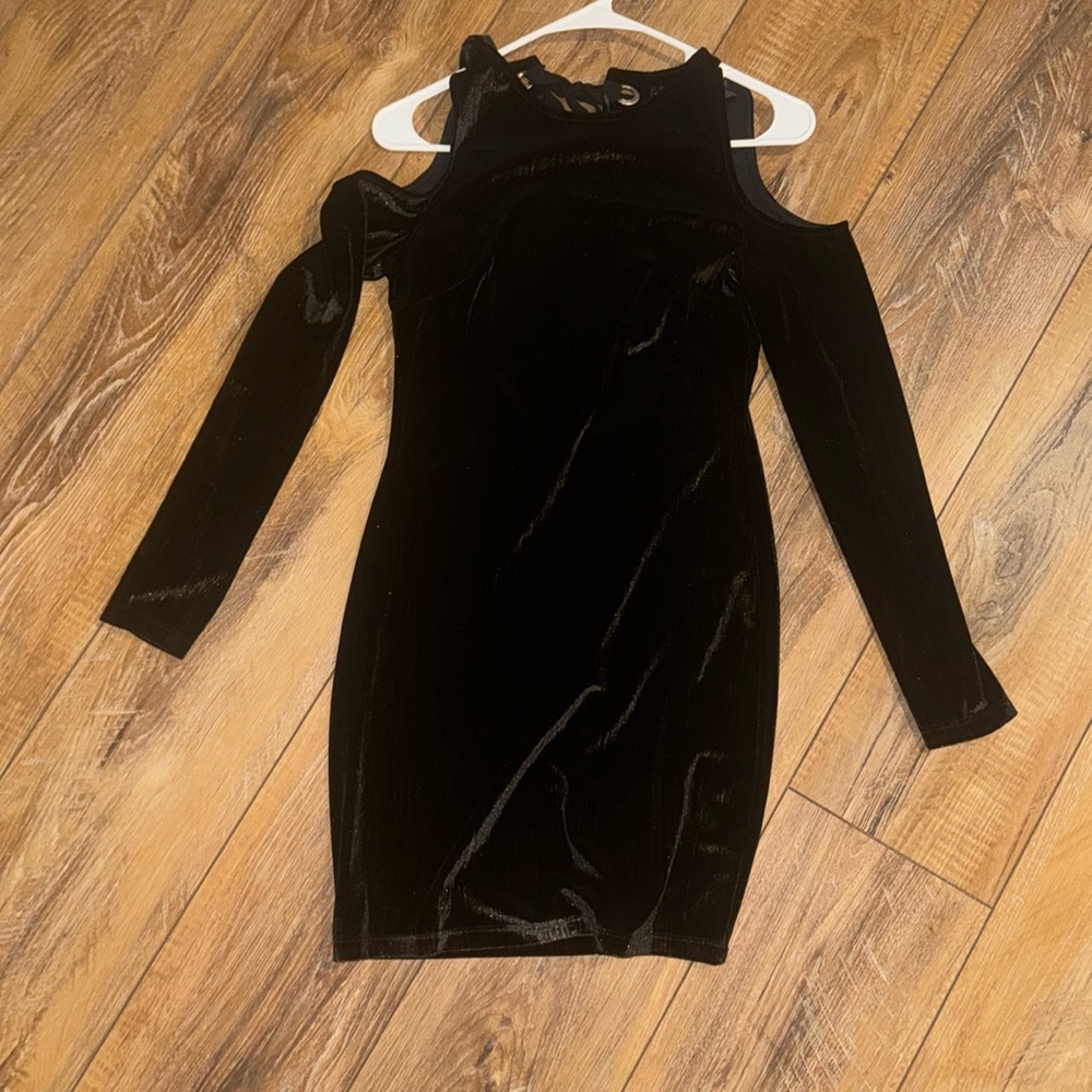 Women's Velvet Long Sleeve Dress Size 6